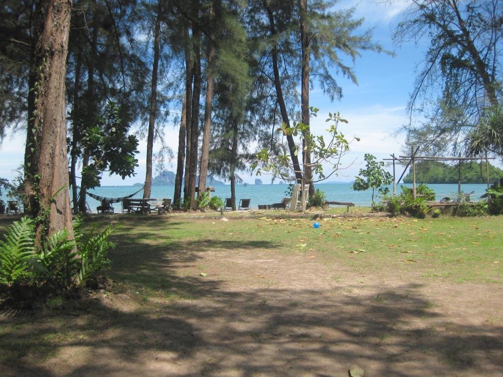 J2B Beach Bungalows @ Long Beach Villas