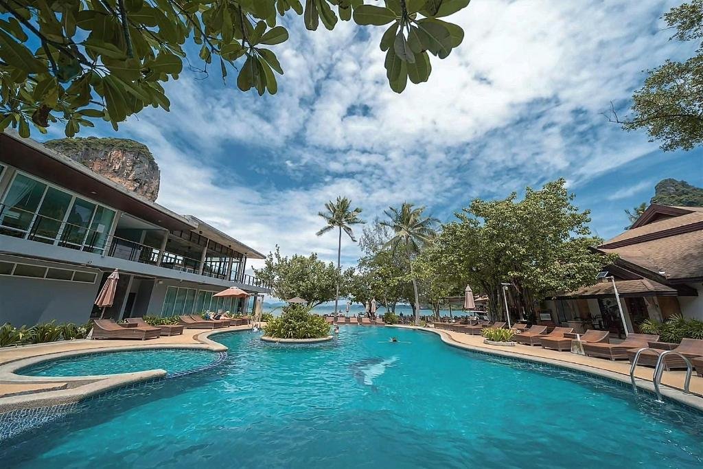 Swimming pool, Sand Sea Resort in Krabi