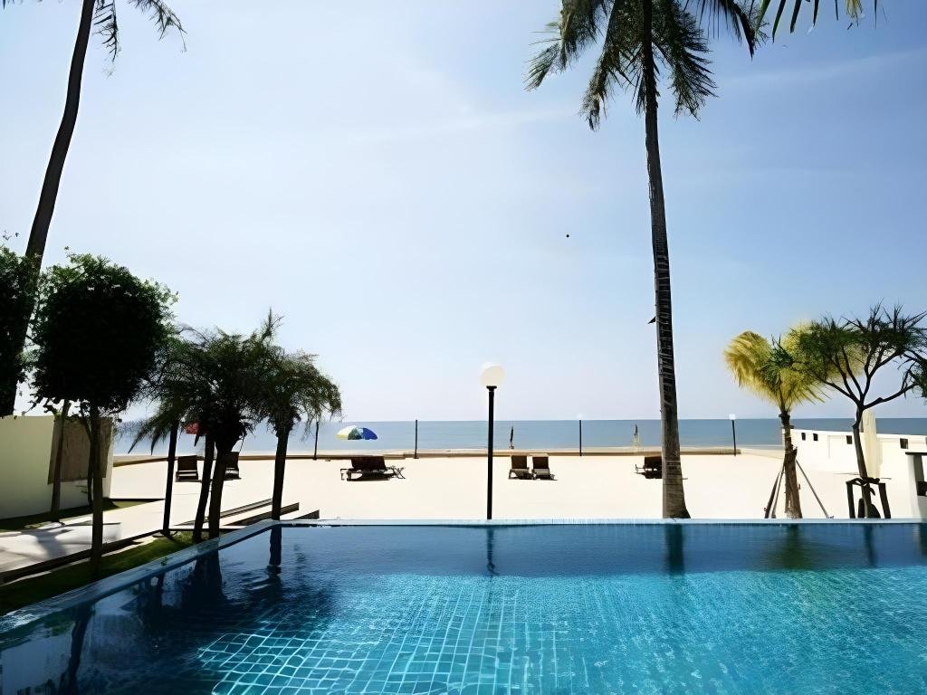 The Sea House Beach Resort